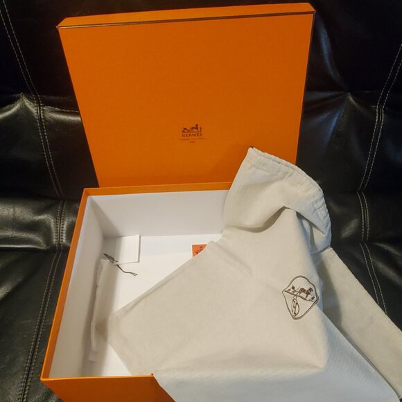 Large HERMES box with dust bag - Picture 2 of 3